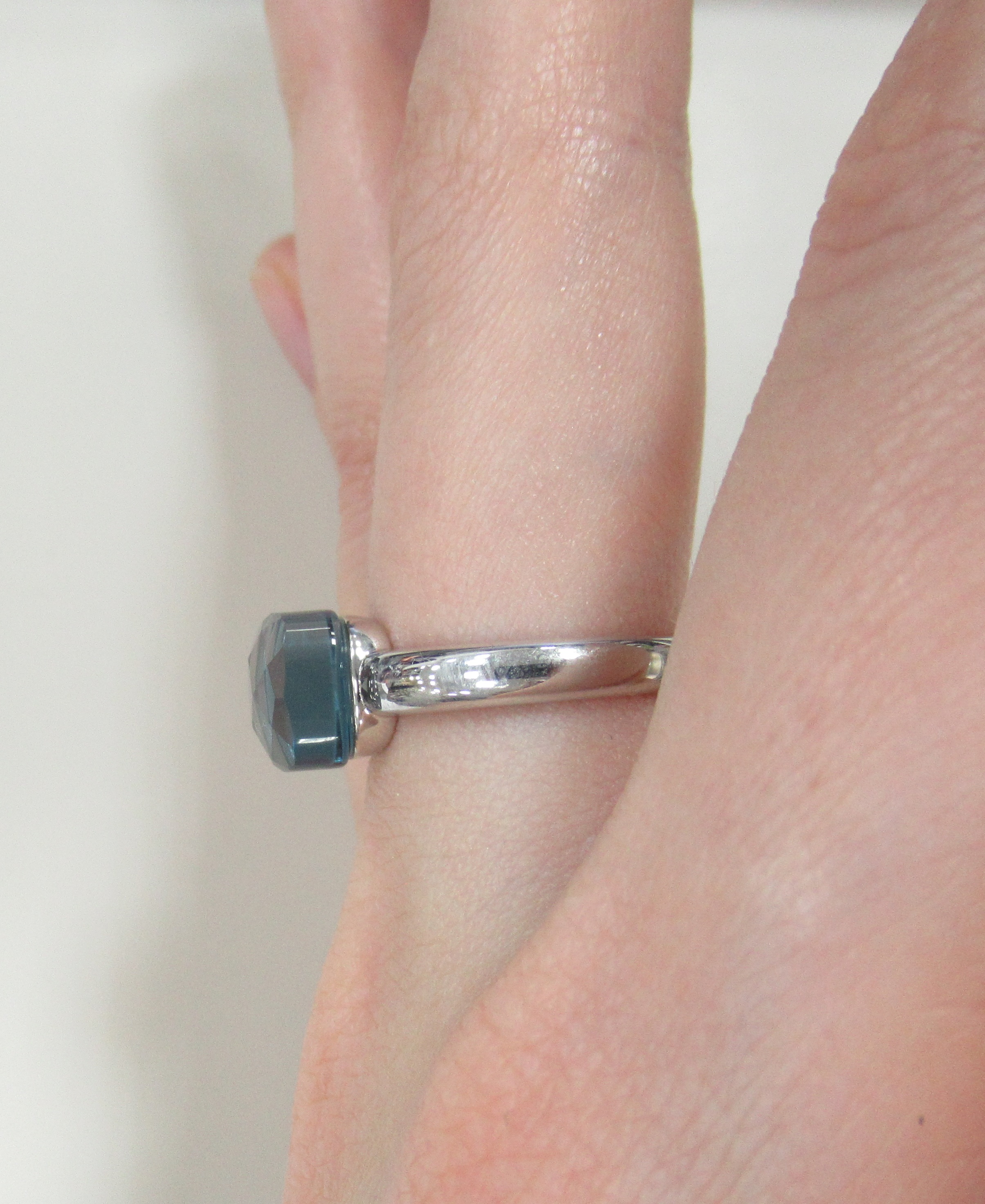 Серебряное кольцо с топазом Лондон